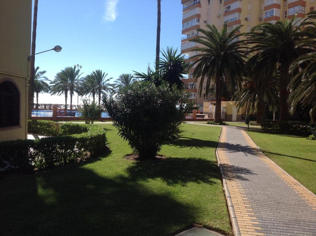 Apartamentos Centro Internacional Algarrobo-Costa Εξωτερικό φωτογραφία